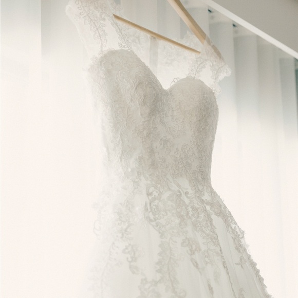 Simple Lace V-neck Train Wedding Dress/ French Tulle Bohemian Wedding Dress - Picture 8 of 12